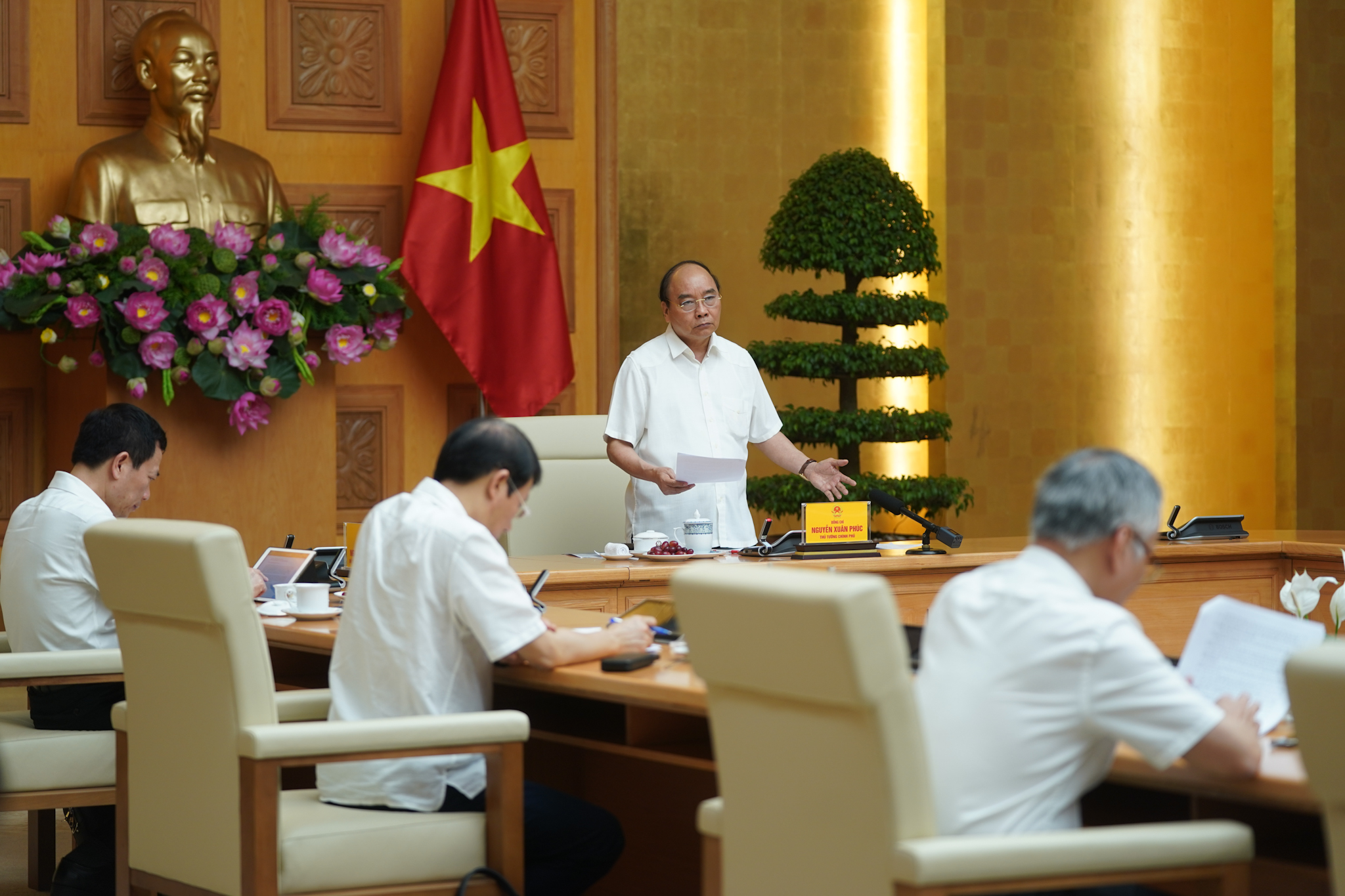 "Khó khăn gấp đôi thì phải cố gắng gấp ba"