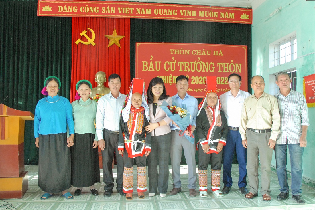 Hội nghị bầu cử trưởng thôn nhiệm kỳ 2020-2022 tại thôn Châu Hà, xã Quảng Tân, huyện Đầm Hà.