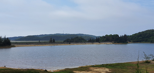 Hồ nước Trường Xuân cung cấp nước ngọt cho huyện.
