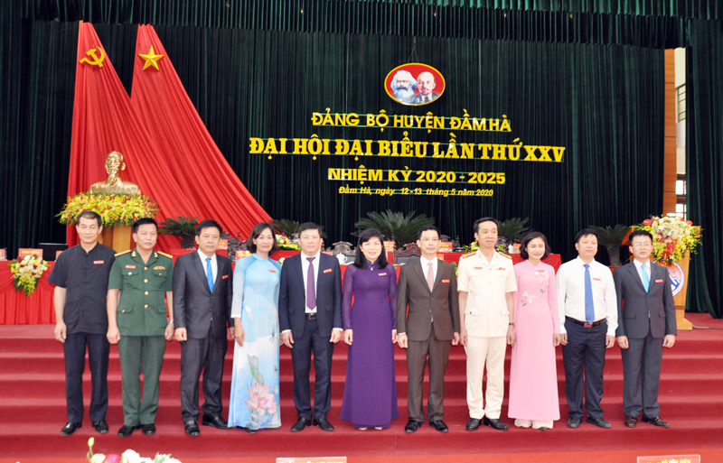 BCH Đảng bộ huyện Đầm Hà Khóa XXV bầu BTV huyện ủy gồm 11 đồng chí.