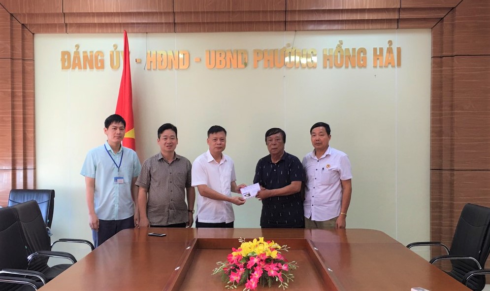 Ông Phạm Văn Thảo, khu 7B phường Hồng Hải, thương binh 1/4 tự nguyện không nhận số tiền được hỗ trợ để tặng những gia đình khó khăn hơn.