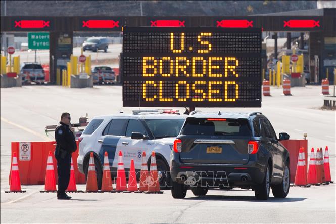 Biên giới Canada - Mỹ đóng cửa do dịch COVID-19 ngày 22/3/2020. Ảnh: AFP/TTXVN