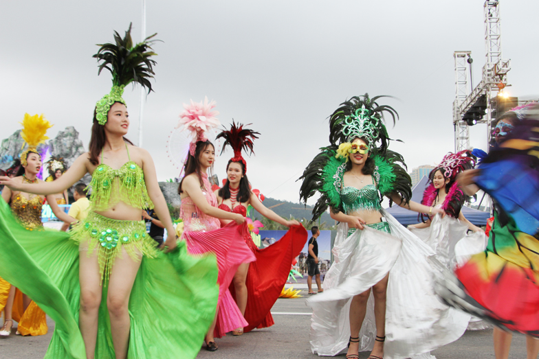 Các cũ công tại Carnaval Hạ Long 2019.