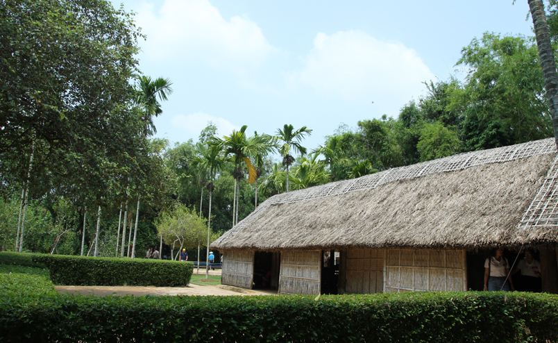 Những mái nhà tranh điển hình cho nếp nhà truyền thống của nông thôn Việt Nam xưa.