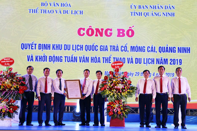 Lễ Công bố Quyết định Khu du lịch quốc gia Trà Cổ, Móng Cái, Quảng Ninh, tháng 4/2019.