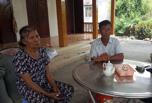 Cha mẹ nạn nhân Nguyễn Thị Thu Vân.