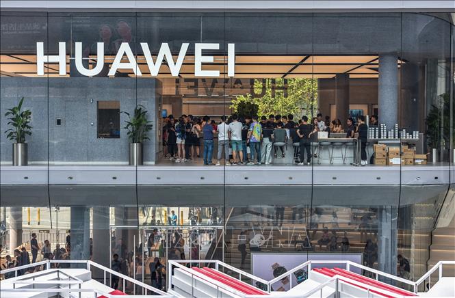 Một cửa hàng của Huawei ở Thâm Quyến, tỉnh Quảng Đông, Trung Quốc. Ảnh: AFP/TTXVN