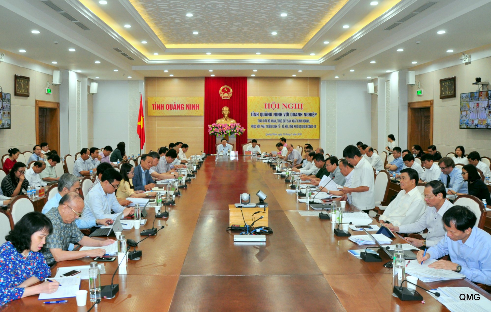 Tỉnh Quảng Ninh tổ chức Hội nghị với doanh nghiệp.