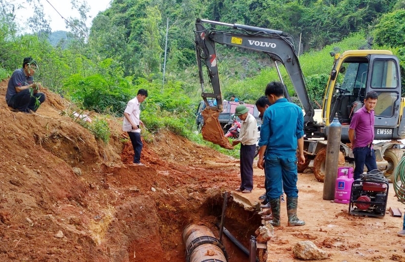 Nhà máy nước Diễn Vọng (TP Cẩm Phả) khắc phục sự cố vỡ đường ống D630 (tháng 3/2020) để nhanh chóng cấp nước trở lại cho người dân TP Hạ Long và Cẩm Phả.