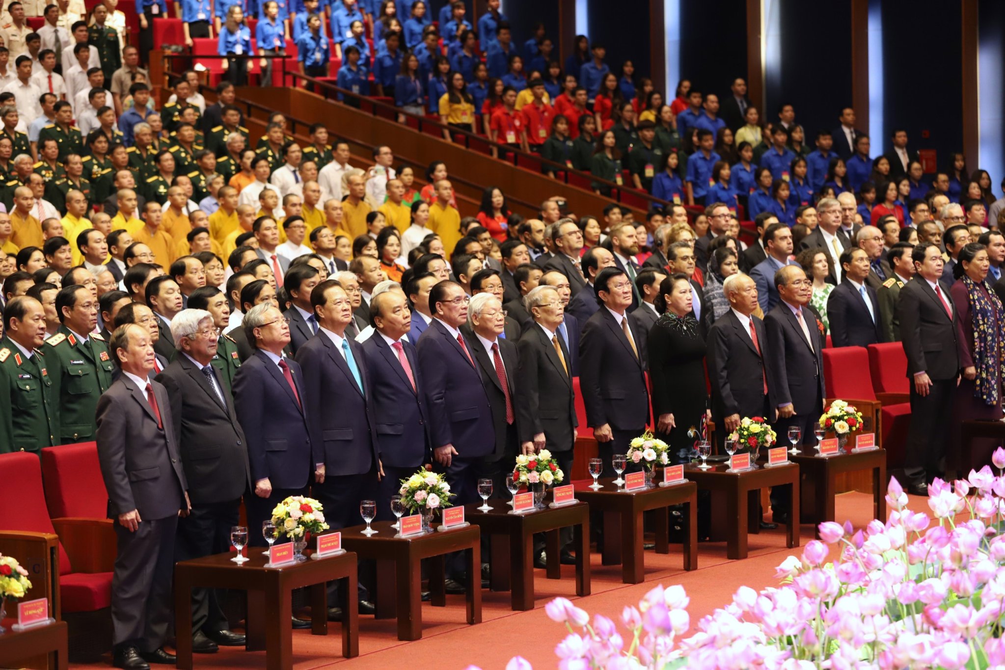 Lãnh đạo Đảng, Nhà nước và các vị đại biểu dự Lễ Kỷ niệm. Ảnh VGP/Nhật Bắc