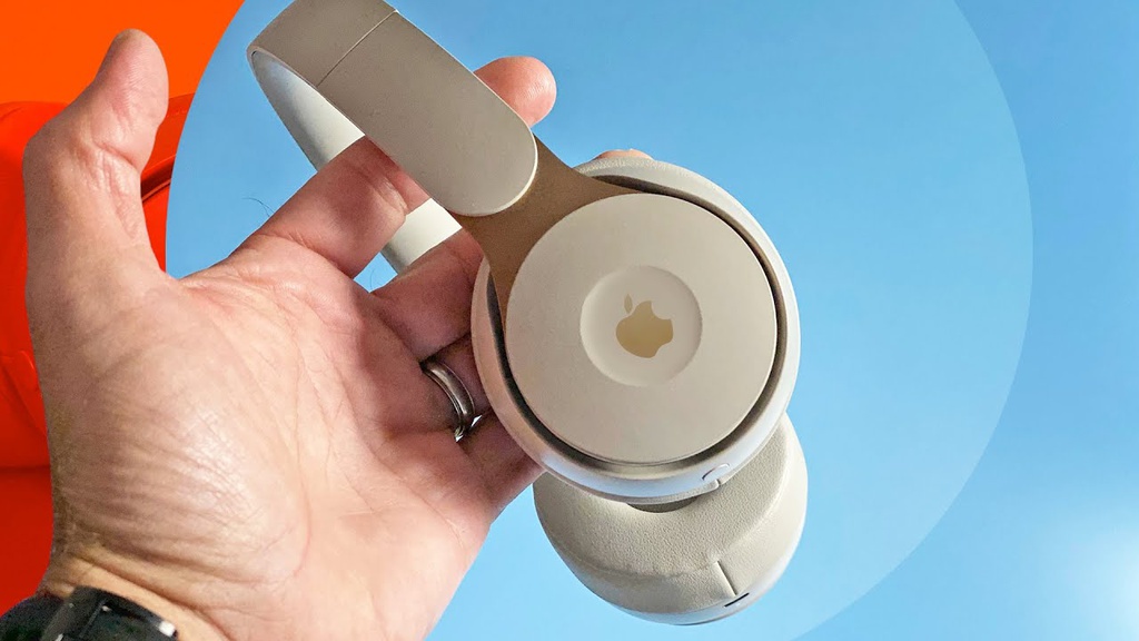 Sau AirPods, Apple sẽ sản xuất mẫu tai nghe cao cấp hoàn toàn mới tại Việt Nam? Ảnh: Cnet.