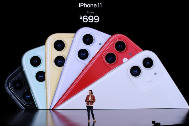 Giá khởi điểm dành cho loạt iPhone 12 sẽ thấp hơn 699 USD của loạt iPhone 11? ẢNH: AFP