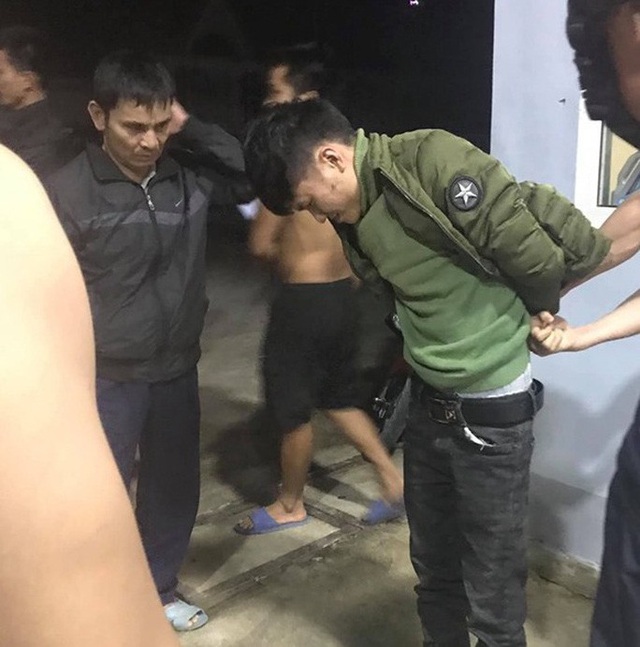 Thái Mạnh Giáp lúc bị nhân viên cây xăng khống chế, bắt giữ.