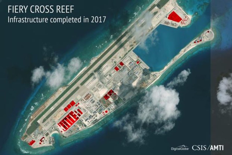 Hình ảnh vệ tinh cho thấy Trung Quốc cải tạo trái phép bãi Chữ thập và xây dựng các công trình phi pháp trên đó. Ảnh: CSIS/AMTI