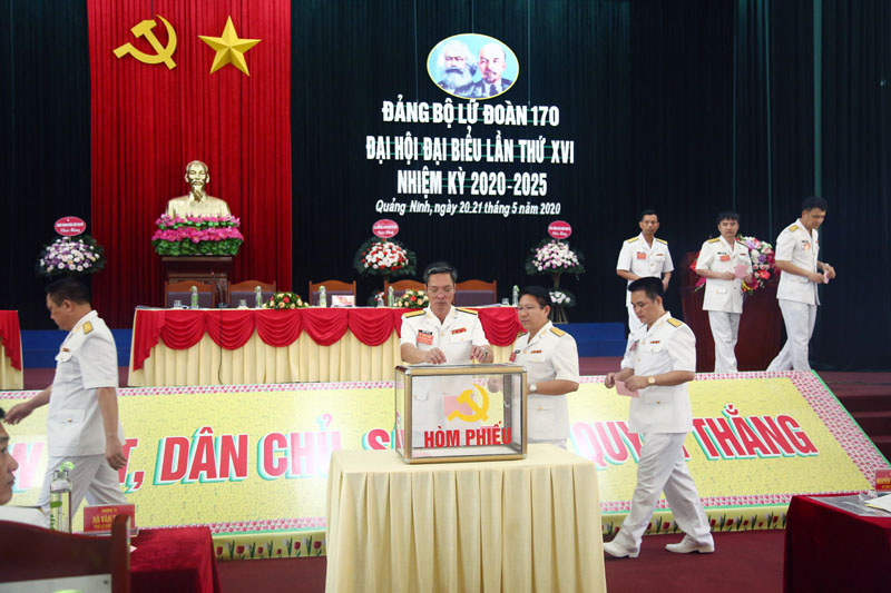 Đại hội tổ chức bầu Ban Chấp hành Đảng bộ Lữ đoàn nhiệm kỳ 2020-2025.