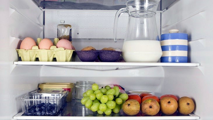 Sắp xếp thực phẩm và đồ ăn hợp lý sẽ đảm bảo giữ được chất dinh dưỡng và tủ lạnh sẽ hoạt động hiệu quả.