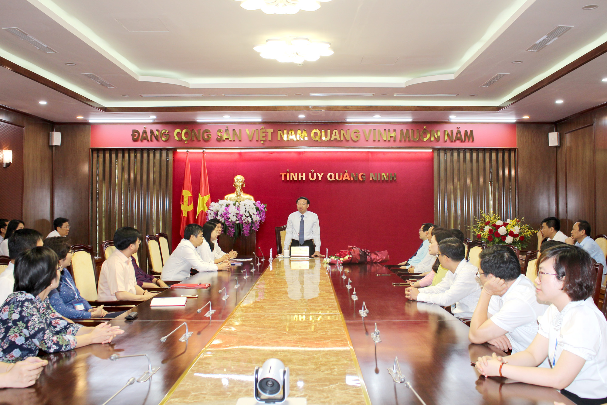 Đồng chí Nguyễn Xuân Ký, Bí thư Tỉnh ủy, Chủ tịch HĐND tỉnh, phát biểu giao nhiệm vụ.