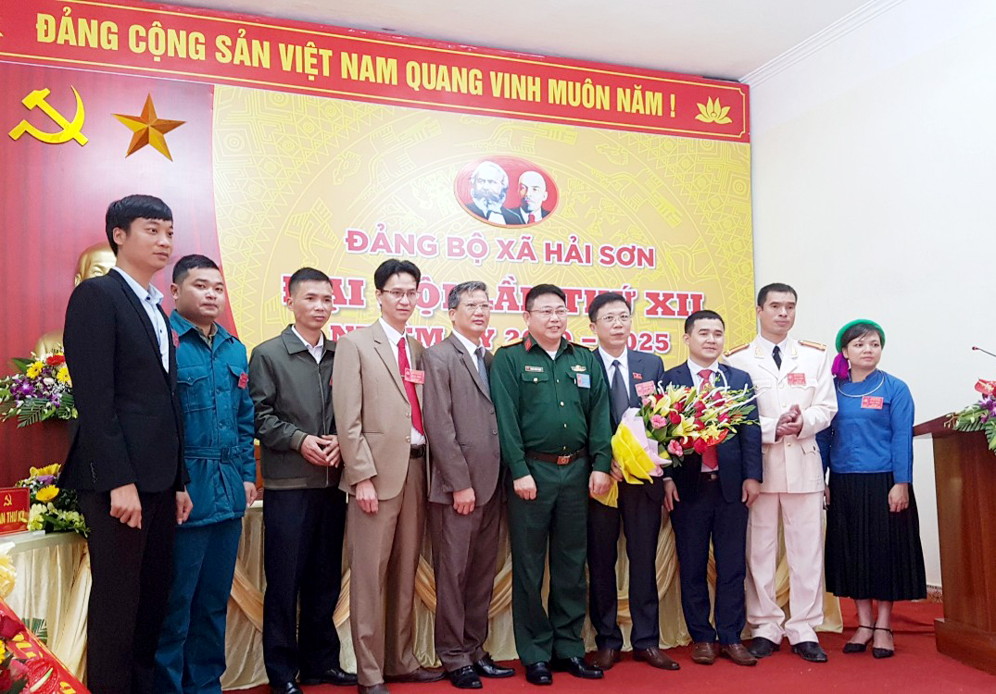 Đồng chí Mễ Quang Vinh được đảng viên tín nhiệm bầu giữ chức vụ Bí thư Đảng ủy xã Hải Sơn