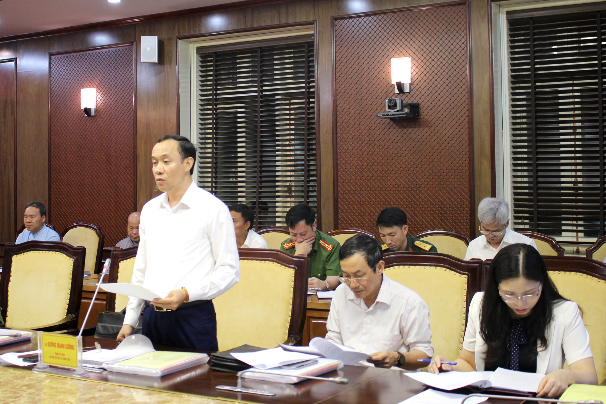 Lãnh đạo huyện Bình Liêubáo cáo trước BTV Tỉnh ủy về công tác chuẩn bị Đại hội Đại biểu Đảng bộ huyện lần thứ XXVIII, nhiệm kỳ 2020-2025.
