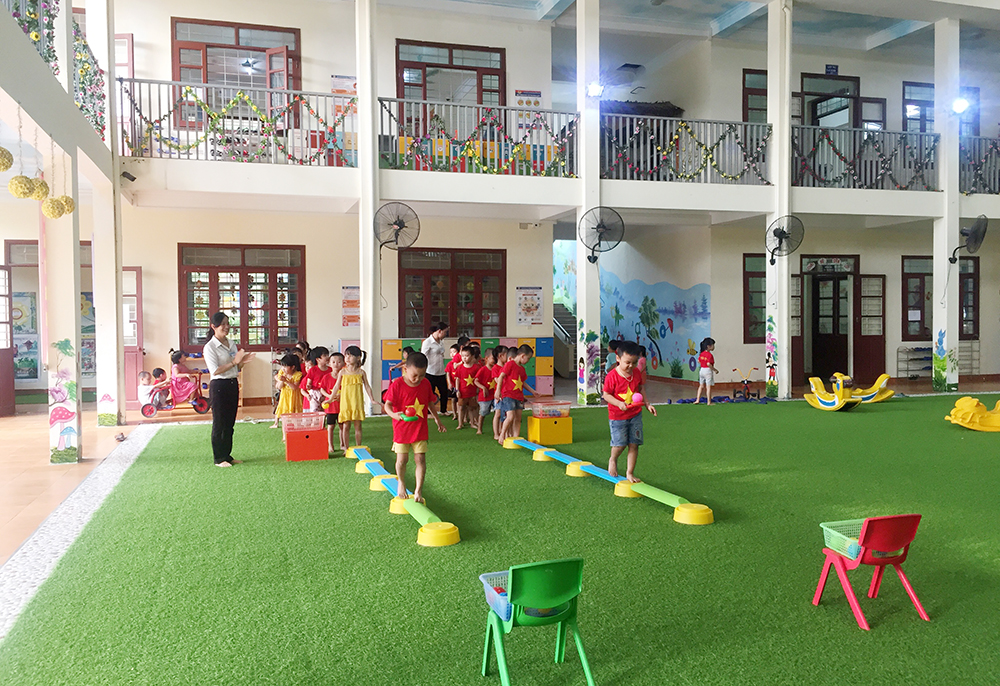 Giờ vận động của trẻ 5 tuổi, Trường Mầm non Bắc Sơn, TP Uông Bí.