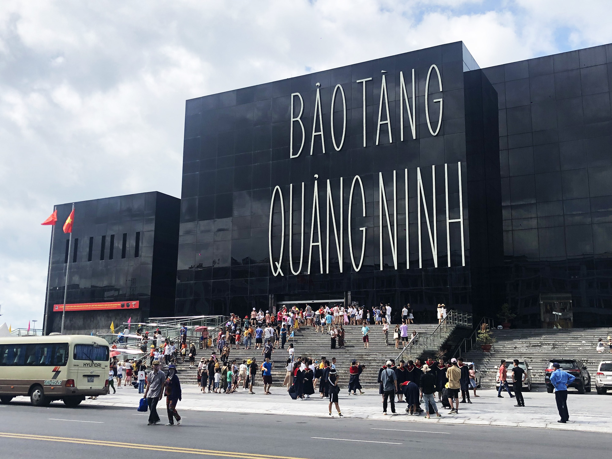 Lượng khách đến với Bảo tàng Quảng Ninh vào những ngày cuối tuần tăng đột biến với 9,1 nghìn lượt khách vào ngày 30/5.