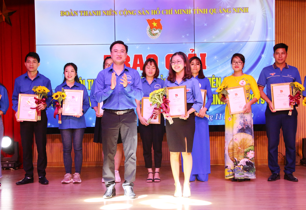 Thí sinh Trần Thị Minh Châu, Bí thư Chi đoàn thôn Hải Tiến, xã Quảng Thành, huyện Hải Hà xuất sắc giành giải nhất hội thi.
