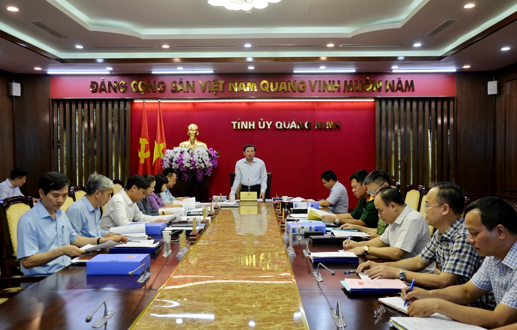 Đồng chí Nguyễn Xuân Ký, Bí thư Tỉnh ủy, Chủ tịch HĐND tỉnh chủ trì buổi làm việc.