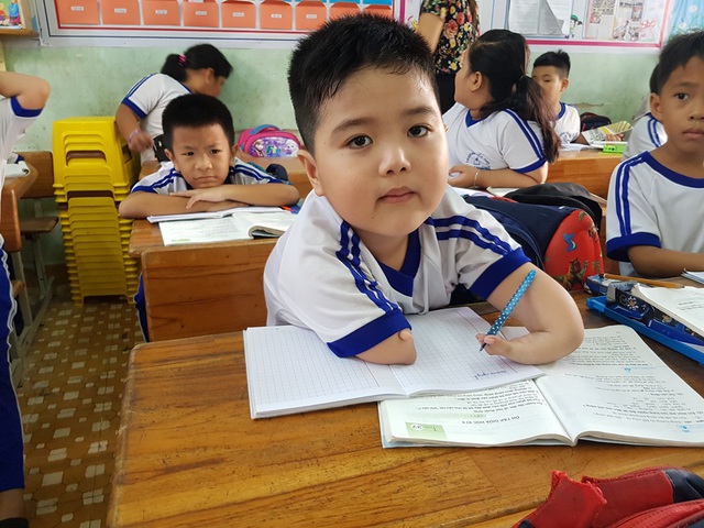 Em Kiệt trong tiết học ở trường Tiểu học Vĩnh Trường, TP Nha Trang.