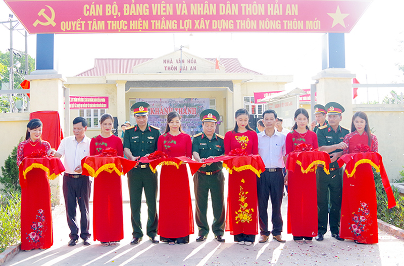 Ban CHQS Đầm Hà và Ban CHQS TP Uông Bí tổ chức khánh thành công trình xây dựng NTM tại xã Quảng An tháng 10/2019.