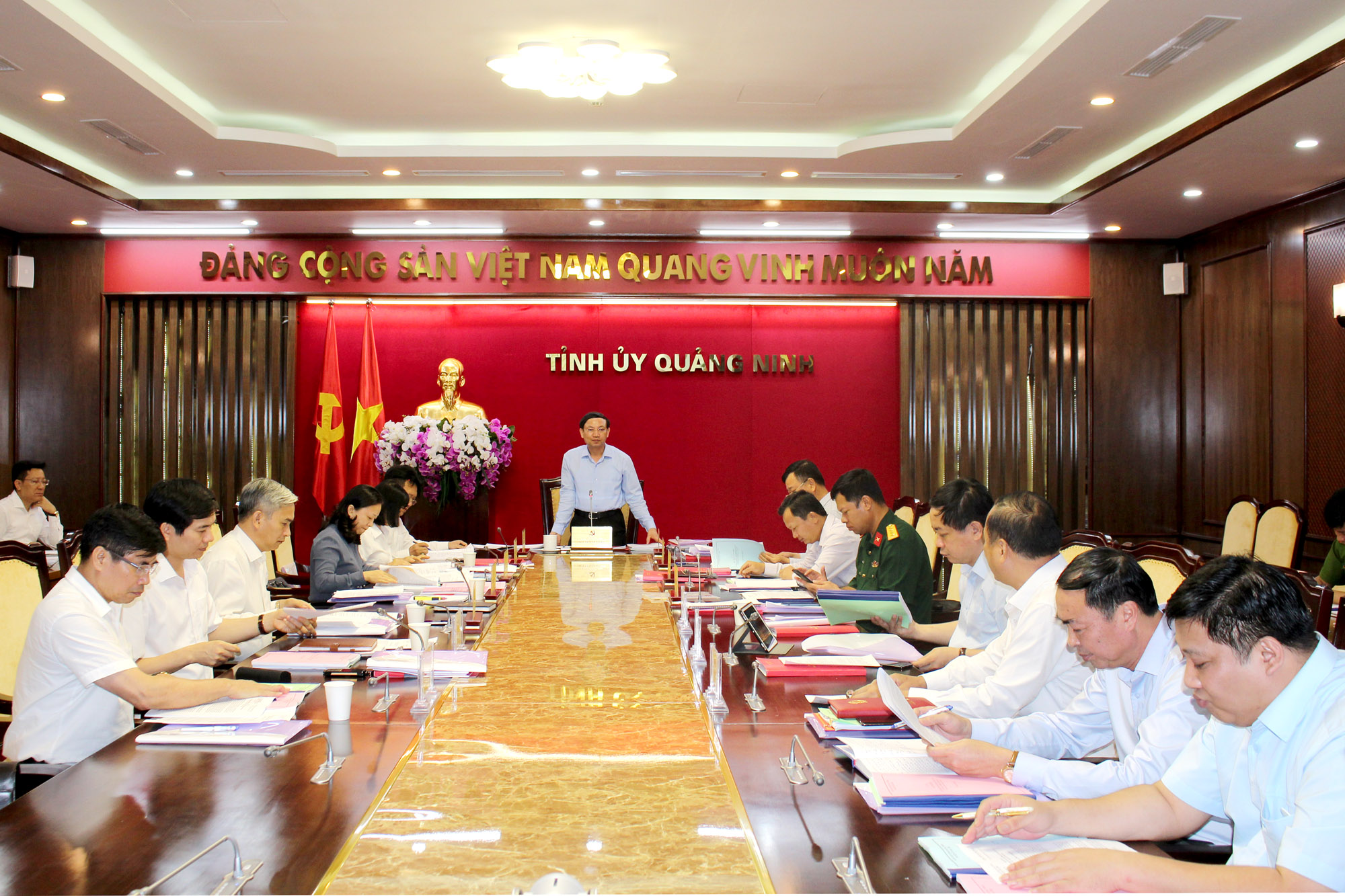 Đồng chí Nguyễn Xuân Ký, Bí thư Tỉnh ủy, Chủ tịch HĐND tỉnh, kết luận buổi làm việc với Ban Thường vụ Huyện ủy Ba Chẽ.