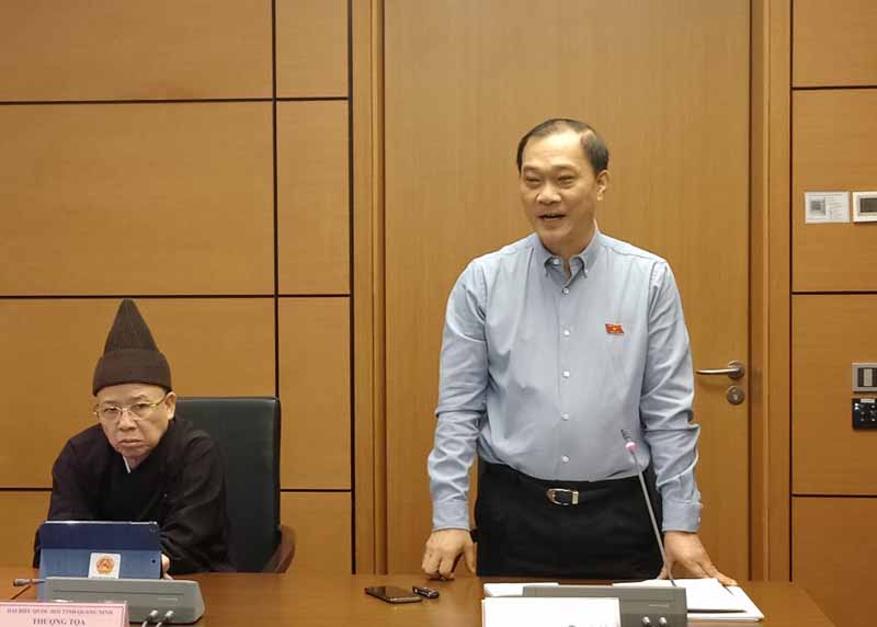 Đồng chí Vũ Hồng Thanh, Uỷ viên T.Ư Đảng, Uỷ viên Uỷ ban Thường vụ Quốc hội, Chủ nhiệm Uỷ ban Kinh tế của Quốc hội, ĐBQH tỉnh Quảng Ninh cho ý kiến vào một số nội dung tại phiên thảo luận.