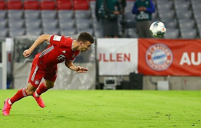Perisic mở tỷ số cho Bayern trong thế trống trải. Ảnh: DFB.