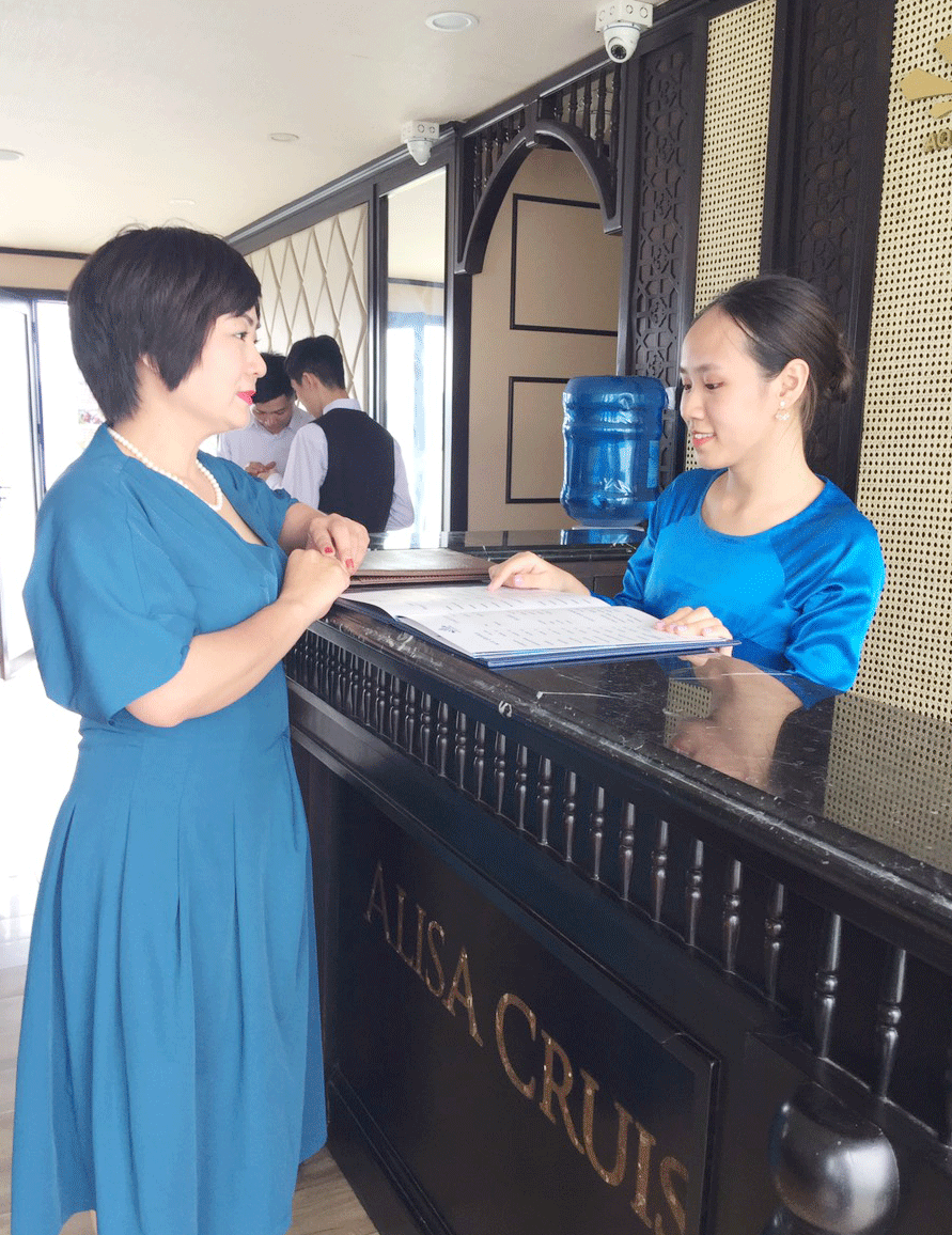 Nhiều doanh nghiệp mong muốn tỉnh có chính sách kích cầu du khách nội tham gia dịch vụ nghỉ đêm trên Vịnh Hạ Long.