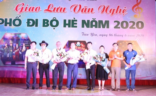 Nghệ sĩ Ưu tú Quyền Văn Minh ().
