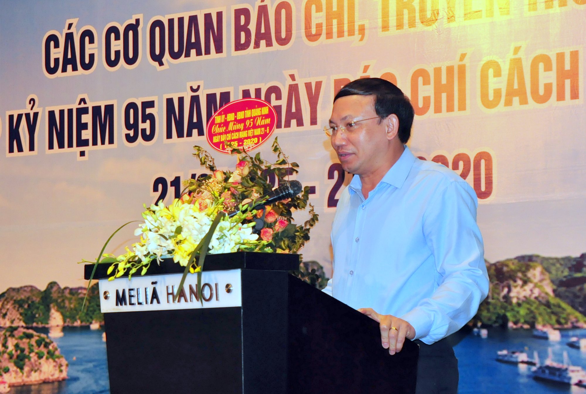 Đồng chí Nguyễn Xuân Ký, Bí thư Tỉnh ủy, Chủ tịch HĐND tỉnh, phát biểu chúc mừng kỷ niệm  tại buổi gặp mặt.