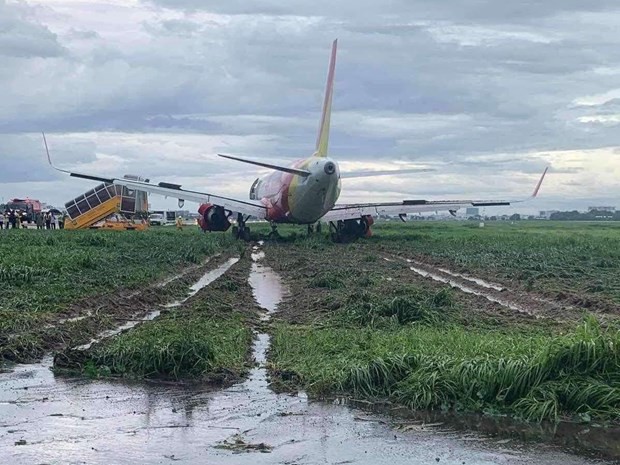 Cục Hàng không Việt Nam cho biết đã lập tổ điều tra sự cố máy bay Vietjet lao ra khỏi đường băng sân bay Tân Sơn Nhất.