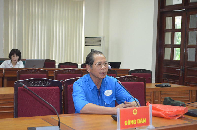 Ông Tô Văn Trọng, trú tại phường Mạo Khê, TX Đông Triều trình bày nội dung kiến nghị 