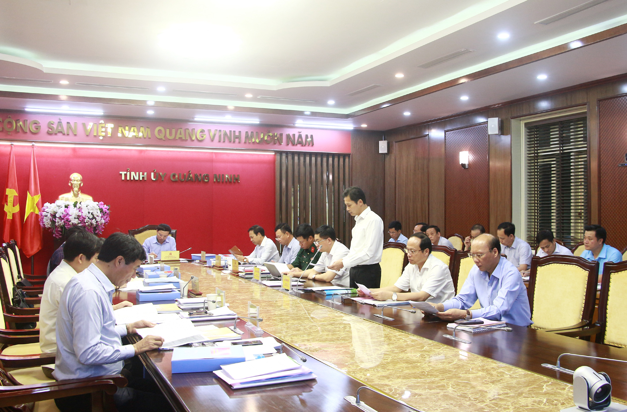 Lãnh đạo Thị ủy Quảng Yên báo cáo công tác chuẩn bị Đại hội đại biểu Đảng bộ thị xã lần thứ XXI, nhiệm kỳ 2020-2025.