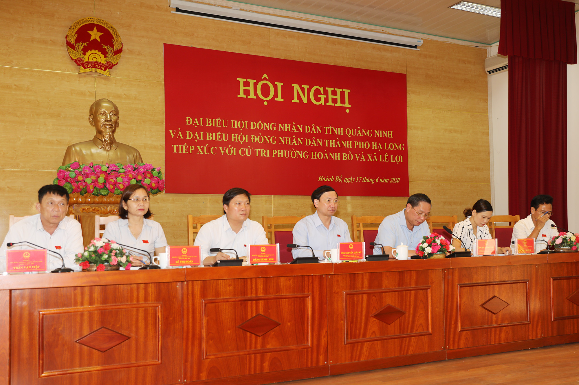 Đồng chí Nguyễn Xuân Ký, Bí thư Tỉnh ủy, Chủ tịch HĐND tỉnh chủ trì buổi làm việc