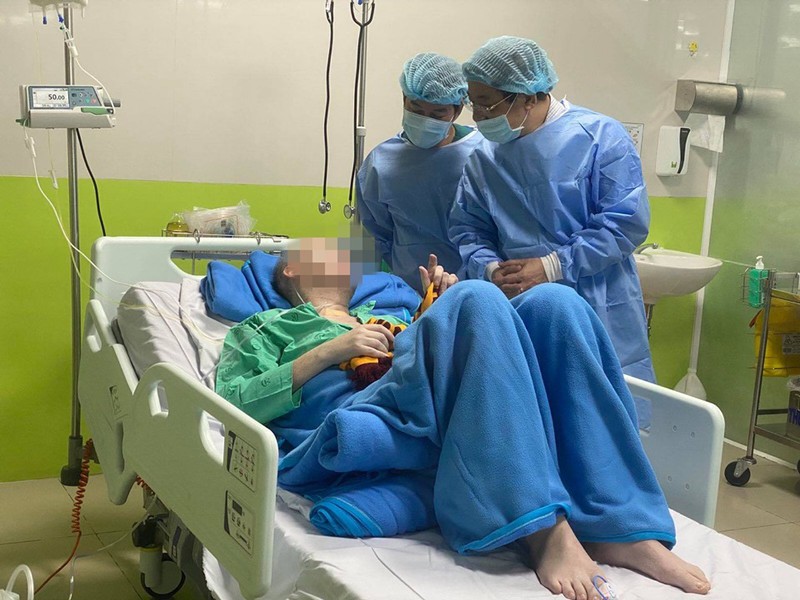 Bệnh nhân 91 gửi lời cảm ơn các bác sĩ Việt Nam. (Ảnh: Thái Bình)