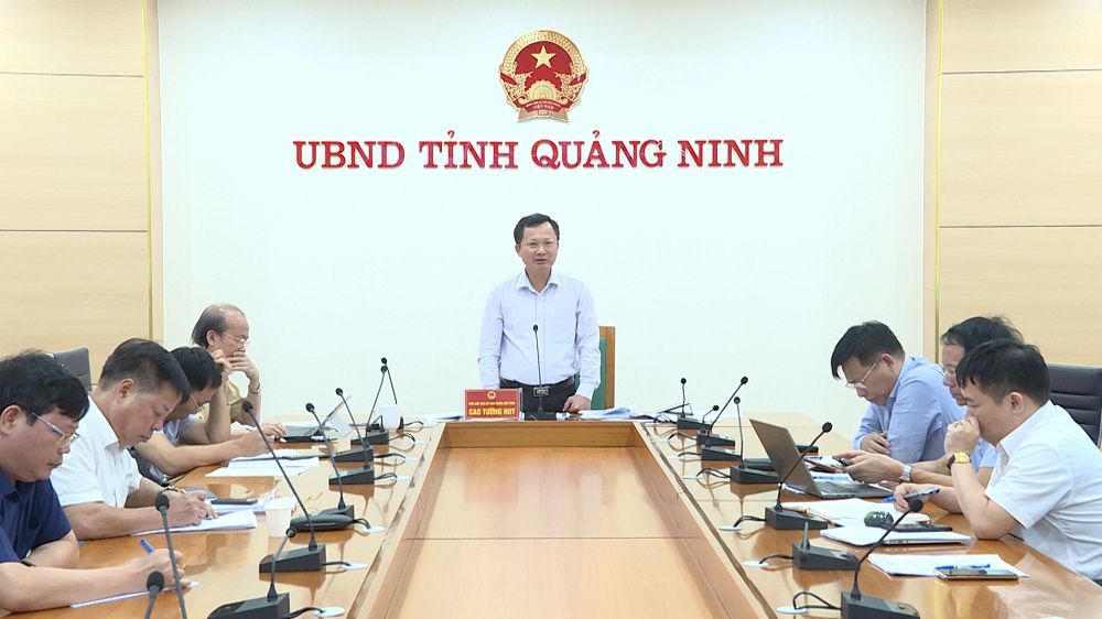 Đồng chí Cao Tường Huy, Phó Chủ tịch UBND tỉnh kết luận cuộc họp