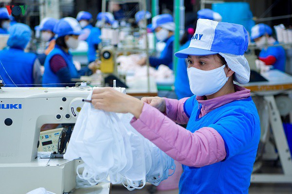 Nguồn vốn đầu tư nước ngoài có tác động mạnh tới thị trường lao động Việt Nam. (Ảnh minh họa)