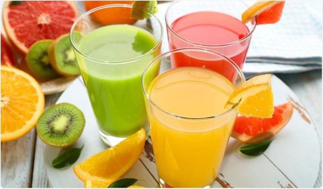 Sử dụng nước ép trái cây thường xuyên liên quan đến tỷ lệ mắc ung thư trực tràng cao hơn, có thể là do lượng đường cao có trong nước ép. (Ảnh minh họa)