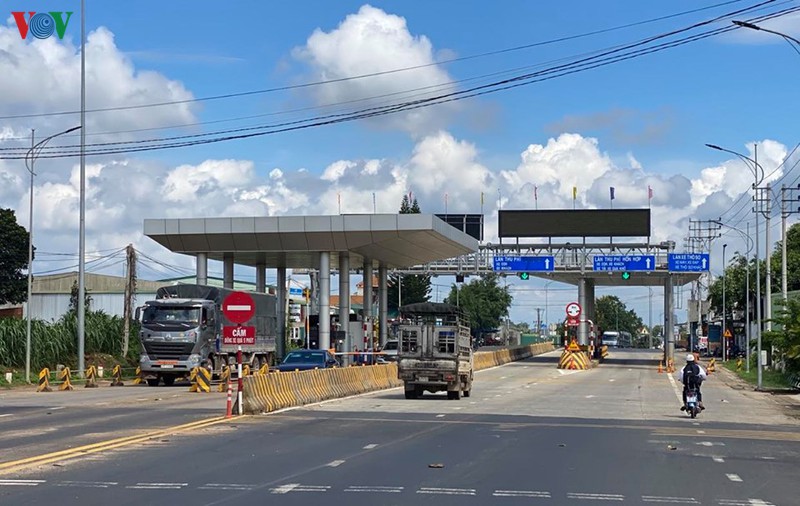 Trạm thu phí dự án BOT quốc lộ 26 đoạn qua huyện Ea Kar.