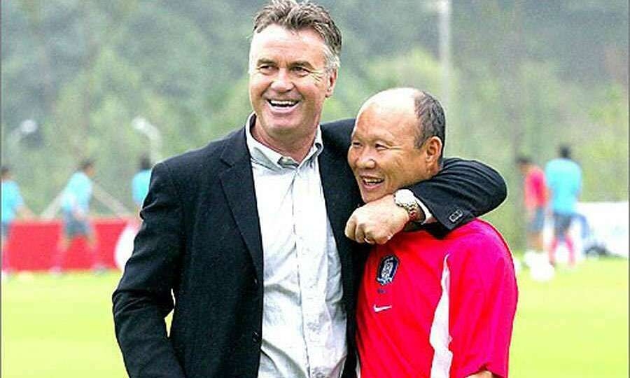 HLV Park Hang-seo từng làm trợ lý cho Guus Hiddink ở đội tuyển Hàn Quốc tại World Cup 2002.