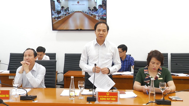 Đồng chí Đặng Huy Hậu, Phó Chủ tịch Thường trực UBND tỉnh Quảng Ninh phát biểu tại hội nghị
