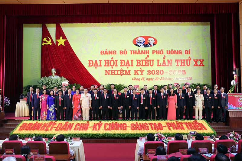  BCH đảng bộ thành phố Uông Bí khóa XX, nhiệm kỳ 2020 - 2025 ra mắt nhận nhiệm vụ tại ĐH