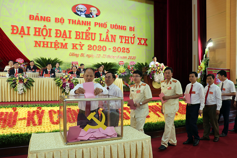 Đại hội bỏ phiếu bầu Ban chấp hành Đảng bộ TP Uông Bí khóa XX, nhiệm kỳ 2020-2025.