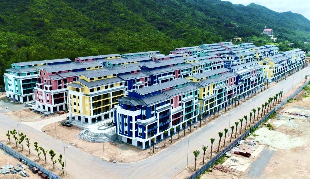 Khu tổ hợp nghỉ dưỡng Sonasea Vân Đồn Harbor City tại xã Hạ Long của Tập đoàn CEO dự kiến sẽ bàn giao cho khách hàng từ cuối quý II/2020.