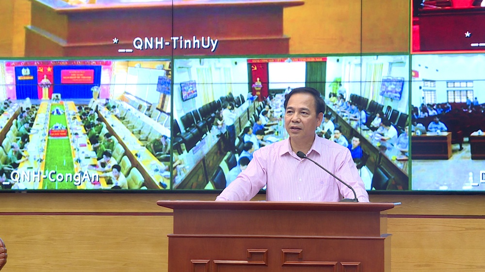 Đồng chí Đặng Huy Hậu, Phó Chủ tịch Thường trực UBND tỉnh thông tin tới báo cáo viên các cấp về tình hình phát triển kinh tế xã hội của tỉnh 6 tháng đầu năm 2020